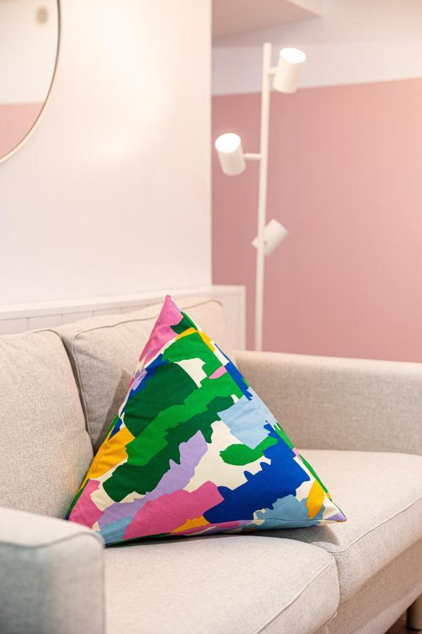 La Vie En Rose - Appartement Cosy - Centre Ville 欧什 外观 照片